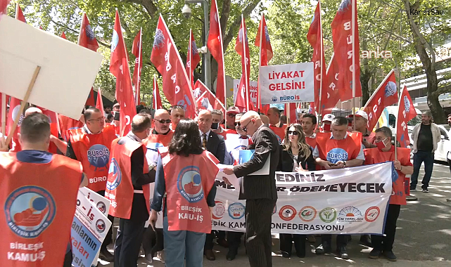 Büro-İş Sendikası üyeleri Adalet Bakanlığı önünde: