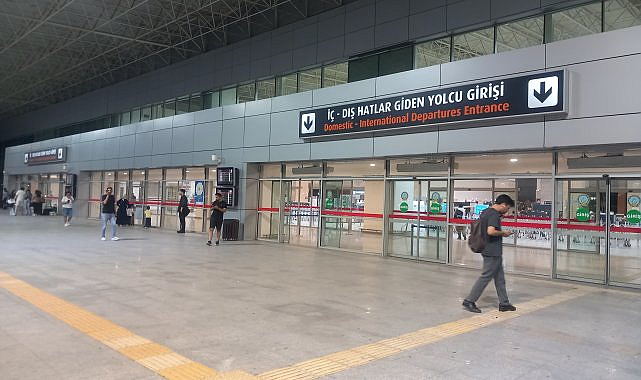 Diyarbakır Havalimanı'ndaki pistlerde çatlak oluştu, uçuşlar geçici olarak durduruldu