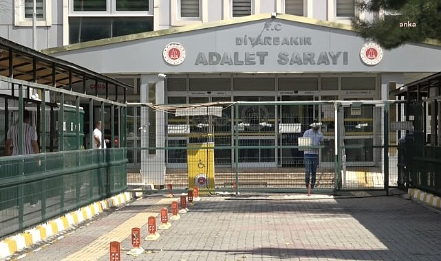 Diyarbakır'da yanan araçta cansız bedeni bulanan baba ve oğlunun ölümüne ilişkin dört şüpheli tutuklandı