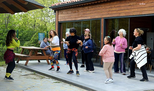 Eyüpsultan'da kadınlar Dünya Dans Günü'nü zumba ile kutladı