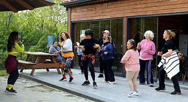 Eyüpsultan'da kadınlar Dünya Dans Günü'nü zumba ile kutladı