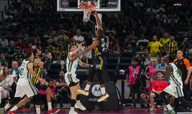 Fenerbahçe Beko, Panathinaikos'u 82-76 yenerek Euroleague'de finale yükseldi