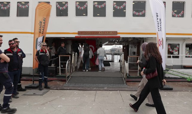 İstanbul Şehir Hatları, 19 Mayıs Gençlik ve Spor Bayramı'nı üniversiteliler için düzenlediği Boğaz turuyla kutladı