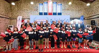 İzmir Büyükşehir Belediye Başkanı Tugay, 'Geleceğin Şampiyonları' projesini tanıttı: Bu yolun sonu şampiyonluk, madalya, gururdur 