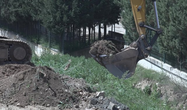 İzmir Körfezi'nin temizliğinin sağlanması için 11 derede çalışmalar sürüyor