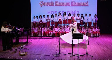 Kartal Belediyesi Çocuk Korosu, Soğanlık Kültür Merkezi'nde sanatseverlerle buluştu