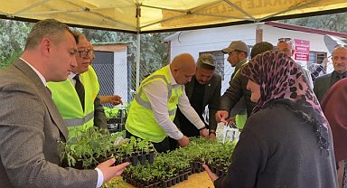 Kırıkkale Belediyesi'nden Dünya Çiftçiler Günü'nde destek: 50 bin fide ve 50 bin ata tohumu dağıtıldı