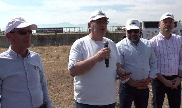 Manisa'da 500 gönüllü, Bağ Yolu Gölet alanında temizlik yaptı