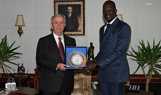 Mansur Yavaş, Panama Büyükelçisi, Ekvator Büyükelçisi ve Senegal Büyükelçisi ile bir araya geldi