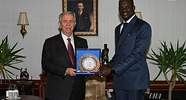 Mansur Yavaş, Panama Büyükelçisi, Ekvator Büyükelçisi ve Senegal Büyükelçisi ile bir araya geldi