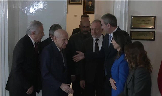 MHP görüşmesi ardından DEM Parti: "Meclis'in üstleneceği rol, yeni yargı paketi, Meclis'te kurulması beklenen komisyon ve anayasa ele alındı"