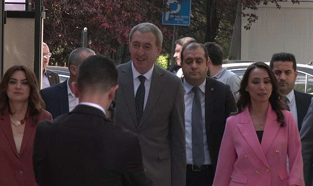 Siyasi partiler turuna çıkan DEM Parti heyetinden, Yeniden Refah Partisi'ne ziyaret