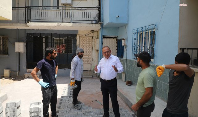 Turgutlu Belediye Başkanı Akın'dan yol yenileme çalışmalarının devam ettiği noktalarda inceleme