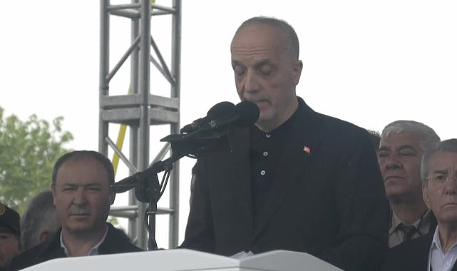 Türk-İş 1 Mayıs'ta Kartal'da buluştu: "Her geçen gün daha fazla eziliyoruz"