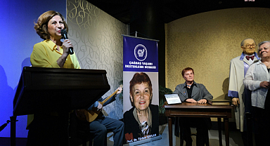 Türkan Saylan'ın balmumu heykeli, Eskişehir Prof. Dr. Yılmaz Büyükerşen Balmumu Heykeller Müzesi'nde