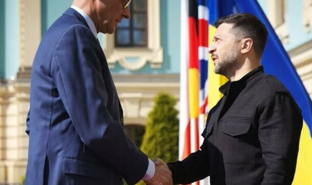 Ukrayna Devlet Başkanı Volodimir Zelenski, Almanya Başbakanı Friedrich Merz ile bir araya geldi