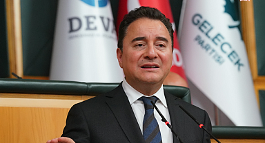 Ali Babacan'dan Ferdi Zeyrek için taziye mesajı: Allah'tan rahmet; ailesine, sevenlerine ve Cumhuriyet Halk Partisi camiasına başsağlığı diliyorum