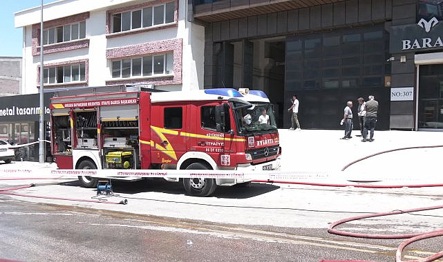 Ankara Siteler'de çıkan yangında 2 kişi dumandan etkilendi