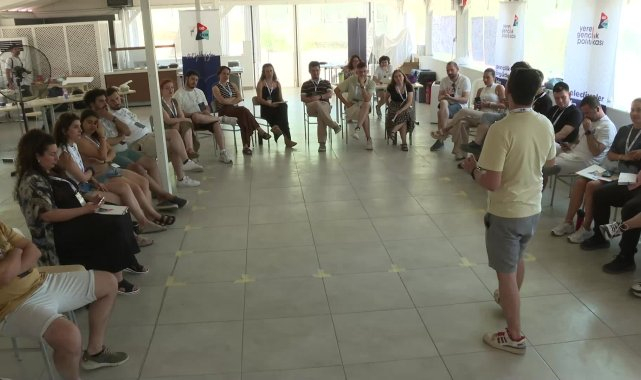 Antalya'da "Belediyelerde Görevli Gençlik Çalışanları İçin Kapasite Geliştirme Kampı" düzenlendi