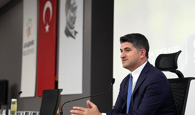 Ataşehir Belediye Başkanı Adıgüzel, personelle bayramlaştı