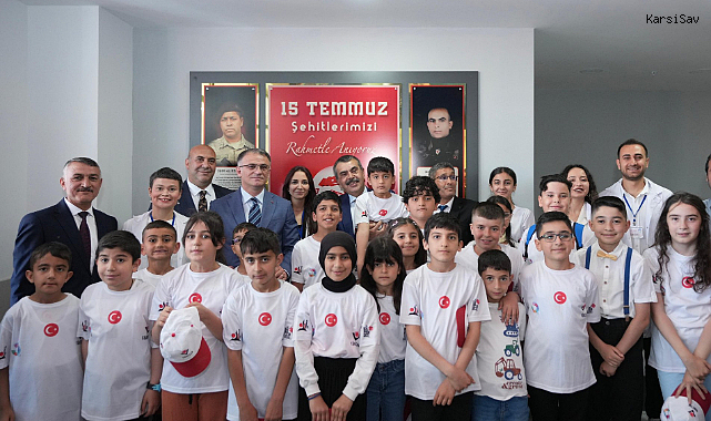 Bakan Tekin, Van'daki programları kapsamında bilim sanat merkezinin (BİLSEM) açılışına katıldı