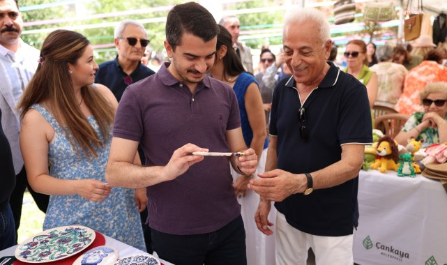 Çankaya Belediye Başkanı Güner, Çankaya Evleri'nin yıl sonu sergisini ziyaret etti