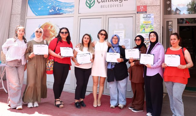 Cebeci Çankaya Evi'nde mezuniyet sevinci: 180 kursiyer katılım belgesi aldı