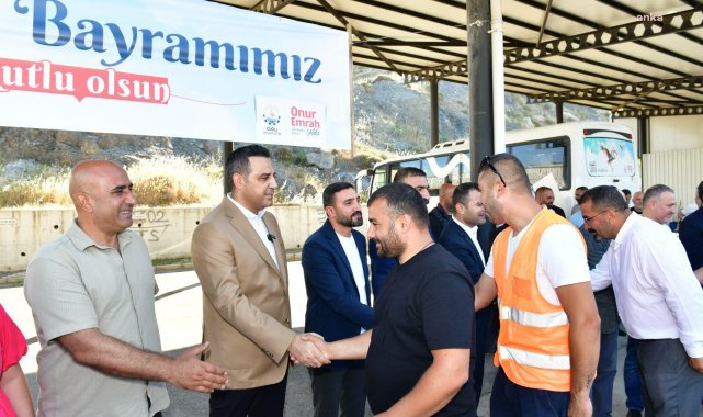 Çiğli Belediye Başkanı Yıldız, mesai arkadaşlarıyla bayramlaştı