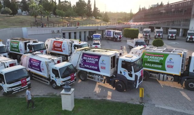 Çukurova Belediyesi araç filosuna kazandırılan çöp kamyonları tanıtıldı