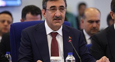 Cumhurbaşkanı Yardımcısı Yılmaz'dan Ferdi Zeyrek için taziye mesajı: "Zeyrek'e Allah'tan rahmet; ailesine, Manisalı hemşehrilerimize ve CHP teşkilatına başsağlığı diliyorum"