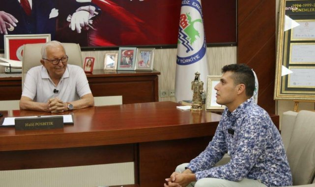 Depremzede gençten Karadeniz Ereğli Belediye Başkanı Posbıyık'a teşekkür ziyareti