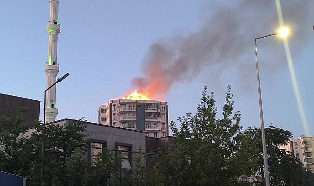 Diyarbakır'da 13 katlı binada çıkan yangında 2'si çocuk 3 kişi yaşamını yitirdi, 17 kişi yaralandı
