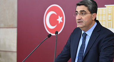 Ekmen'den Bakan Kurum'a: "Son üç yıl içinde kıyı şeritlerinde kamuya ait alanlardan özel işletmelere tahsis edilen yer sayısı ve toplam metrekare ne kadardır?"