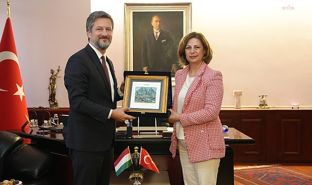 Eskişehir Büyükşehir Belediye Başkanı Ünlüce, Macaristan Büyükelçisi Viktor Mátis'i ağırladı