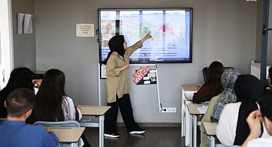 Eyüpsultan Belediyesi'nden YKS maratonunda gençlere destek