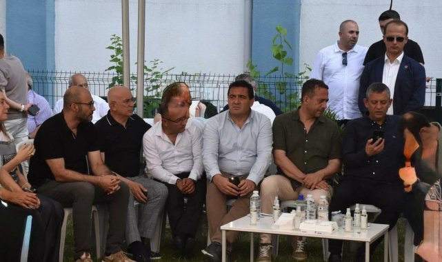 Germencik Belediye Başkanı Zencirci, Ferdi Zeyrek'i hastanede ziyaret etti