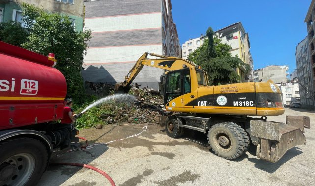 Giresun'da metruk binalar yıkılıyor