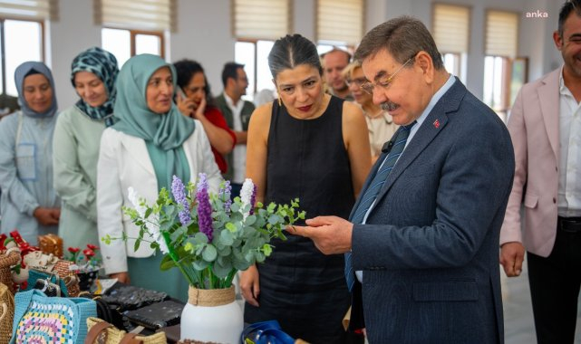 Gölbaşı Belediyesi kursiyerlerinin sergisi ziyarete açıldı