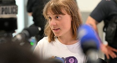  Greta Thunberg, Madleen yelkenlisini alıkoyan İsrail'i kendisi ve beraberindekileri "kaçırmakla" suçladı 