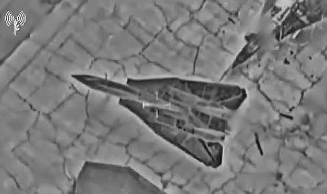 IDF: İran'a ait iki F-14 uçağı vuruldu