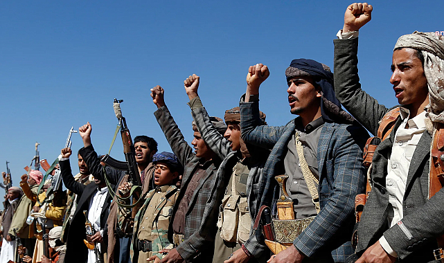 İsrail'in İran'a saldırısı sonrasında Yemen'deki Husilerden İsrail'e füze saldırısı
