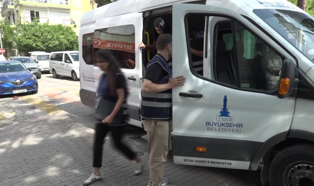 İzmir Büyükşehir Belediyesi'nin saha ekipleri 12 bin hanenin kapısını çaldı
