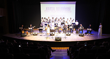 Kartal Belediyesi Etnik Müzik Korosu müzik ziyafeti yaşattı