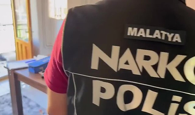 Malatya'da uyuşturucu operasyonu: 8 kişi tutuklandı, uyuşturucu ve silah ele geçirildi