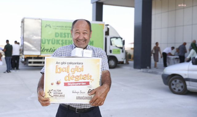 Mersin Büyükşehir Belediyesi'nden 13 ilçedeki bin arı yetiştiricisine ekipman desteği