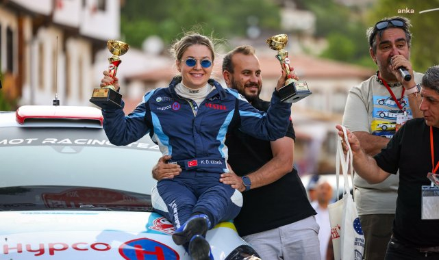 Osmangazi Belediyesi'nin kadın ralli pilotu Keskin'den 49. Hitit Rallisi'nde çifte podyum