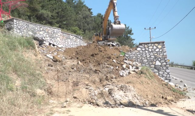Osmangazi Belediyesi, Uludağ yolundaki kaçak duvarı yıktı