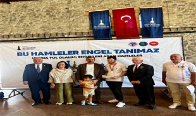 Satranç turnuvasında hamleler engelleri aştı