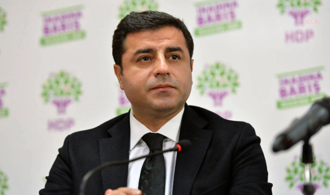 Selahattin Demirtaş: "Silahsızlanma sürecinin herhangi bir tıkanmaya ya da provokasyona yer vermeden, olabilecek en hızlı şekilde tamamlanması gerekir"