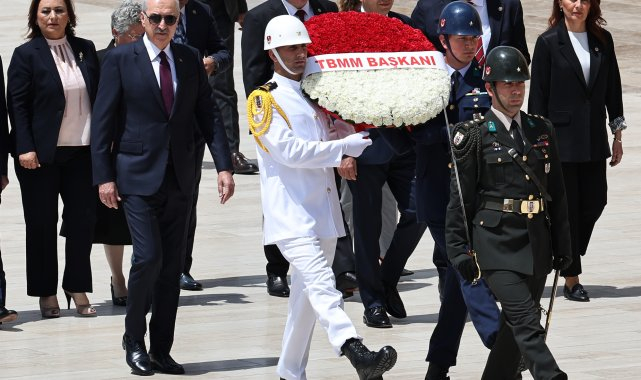 TBMM Başkanı Kurtulmuş ve Başkanlık Divanı üyelerinden Anıtkabir'e ziyaret